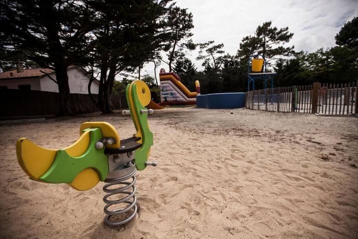 Parc de vacances pour 5 personnes, avec terrasse et piscine, animaux acceptés en Charente-Maritime - 4