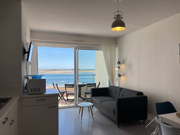 Apartamento entero, Apartamento T3 en Port-Louis, balcón, cerca de comodidades in Port-Louis, Côte des Mégalithes
