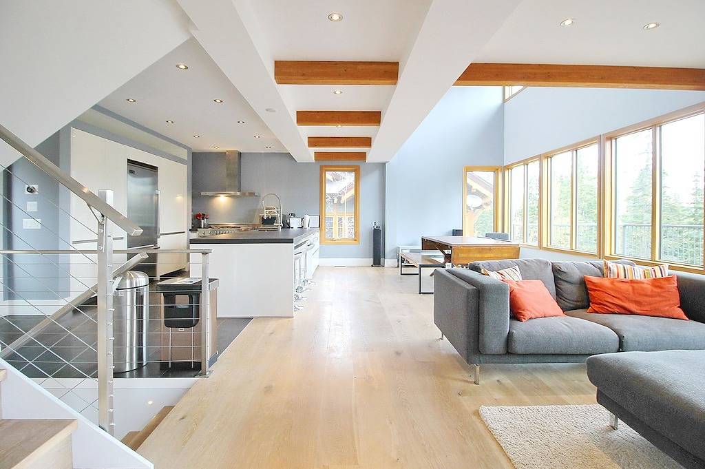 Mountain Modernes Design vom Feinsten. Neu gebautes 4000 qm großes Haus bei Khmr. in Kicking Horse