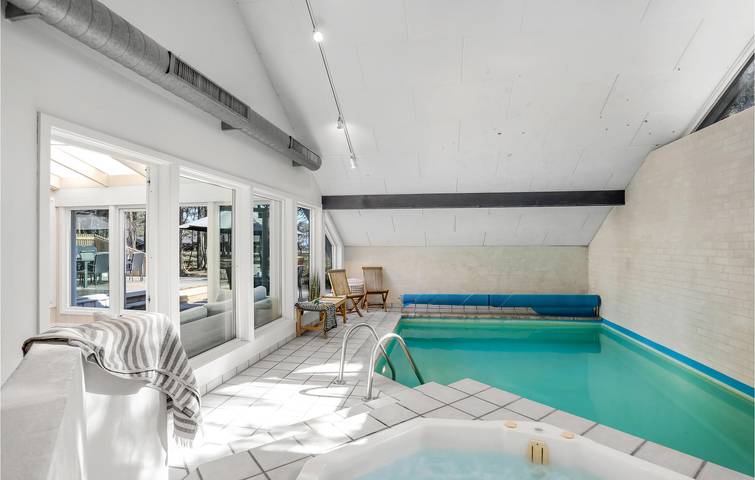 Ferienhaus für 10 Personen, mit Garten und Terrasse sowie Sauna und Whirlpool auf Bornholm - 2