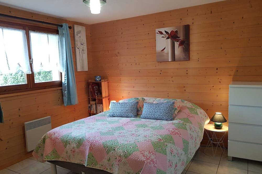 Appartement lumineux au rez de chaussée dans chalet vosgien dominant la vallée. in Tendon (Vosges), Région d'Épinal