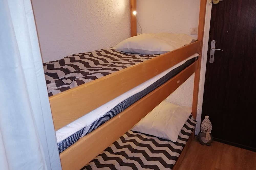 Appartement entier, Charmant Studio Pra Loup 1500 avec grand balcon au soleil. Fibre Wifi. in Pra-Loup (station de ski), Pra-Loup