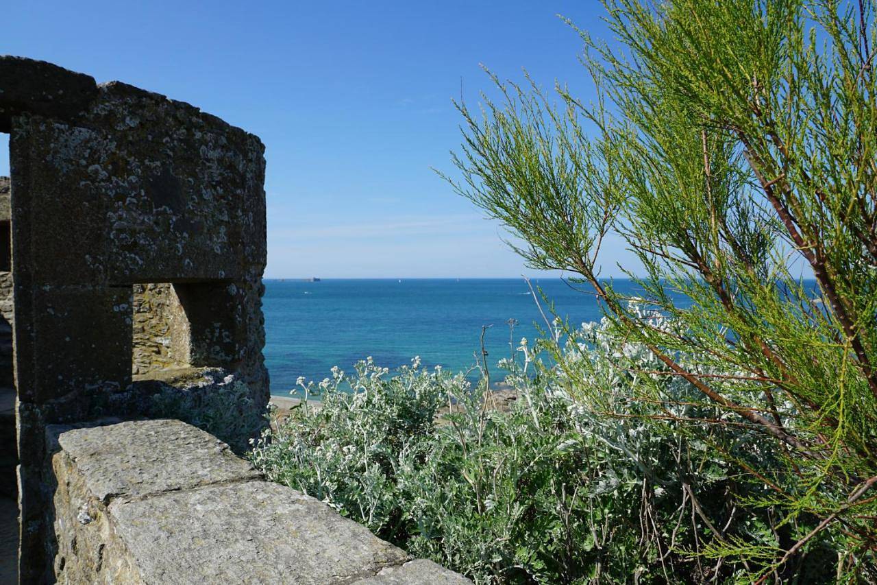 Double Room in Saint-Jouan-des-Guérets, Région de Saint-Malo