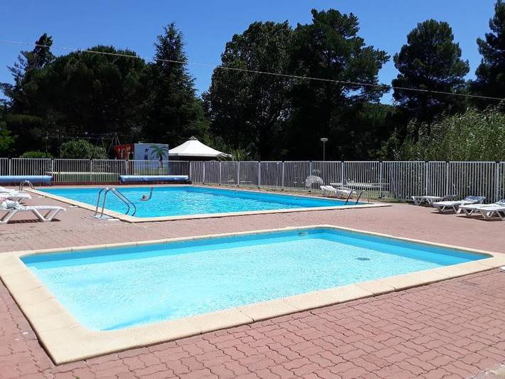 Camping pour 4 personnes, avec Bassin pour enfant