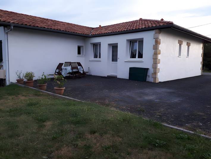 Gîte pour 4 personnes, avec jardin à Hasparren - 2