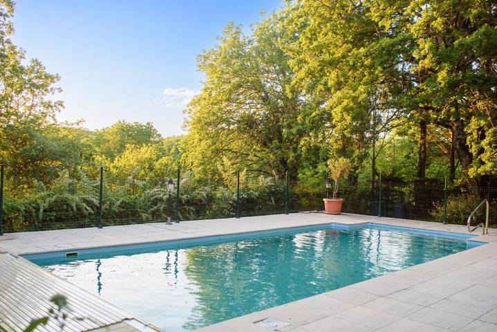 Location de vacances pour 10 personnes, avec vue ainsi que piscine et jardin, animaux acceptés à Limeuil - 2