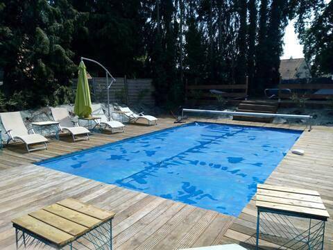 Location de vacances pour 15 personnes, avec Jacuzzi et Terrasse ainsi que Jardin et Piscine à Condé-sur-Noireau