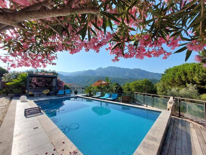 Maison d’hôte pour 2 personnes, avec Terrasse et Jardin ainsi que Piscine et Vue à Murzo