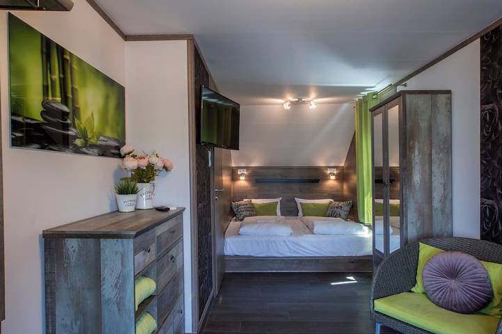 Capre Tihany - w/lake view and jacuzzi, near the beach in Tihany, Balatonfüredi járás