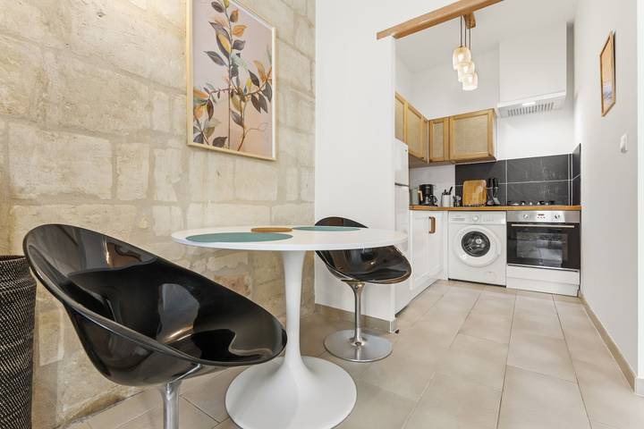 Hel lejlighed, Spacious and Cozy Apartment with Terrace in Central Beaucaire in Beaucaire, Nimes Området