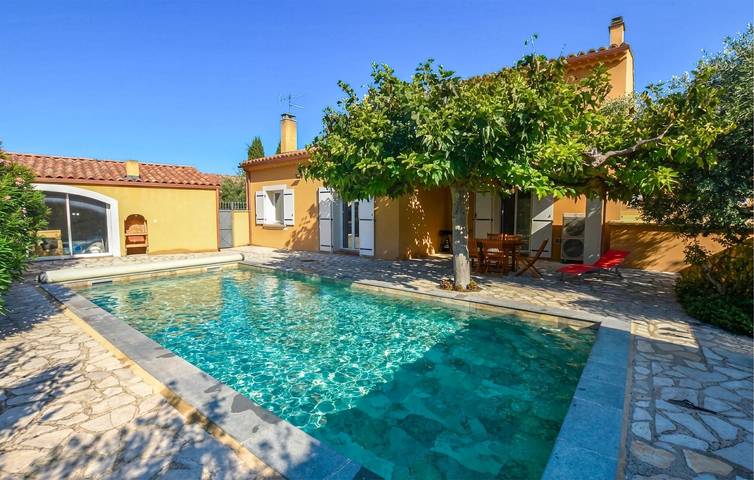 Gemütliche 140-Quadratmeter-Wohnung mit Pool und Garten in der Nähe des Stadtzentrums von Saint-Didier in Saint-Didier, Parc naturel régional du Mont-Ventoux