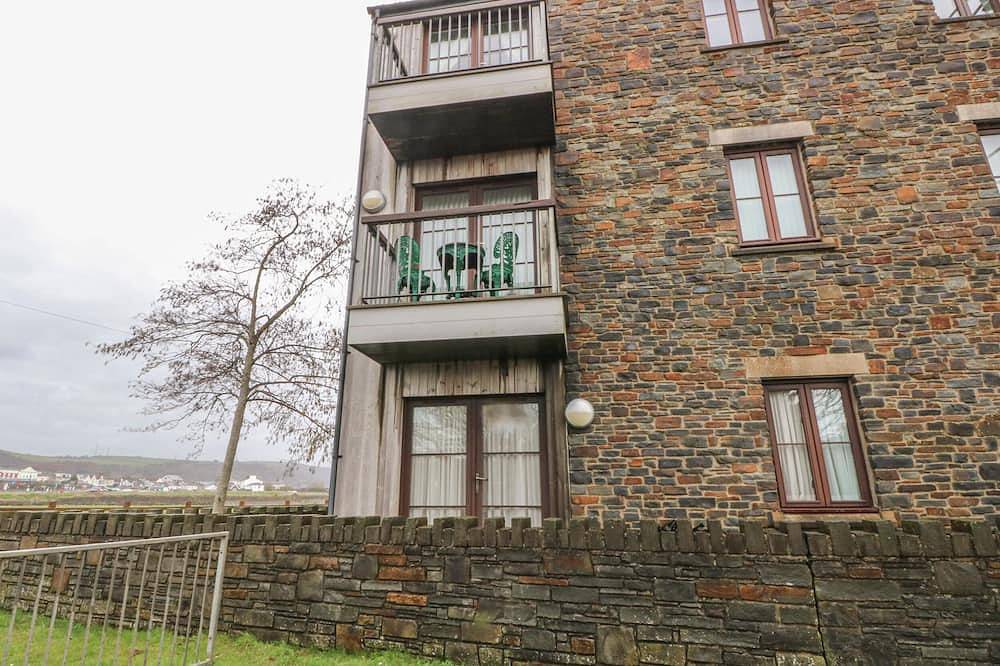 2 Chandlers Yard, family friendly in Burry Port in Burry Port, Carmarthenshire