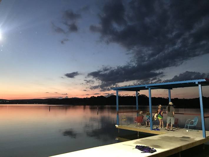 Mobile home for 14 people, with pool and garden as well as terrace in Texas