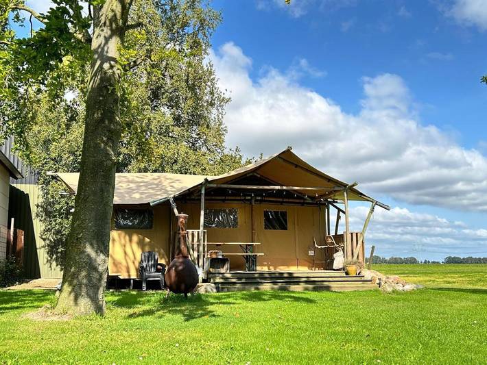 Camping voor 4 personen, met tuin en uitzicht in IJsselmeer