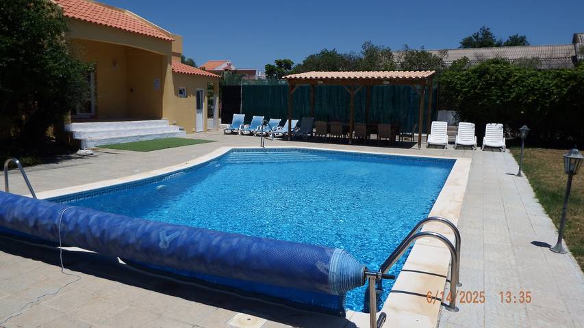 Villa for 10 people, with Balcony/Terrace and Garden as well as View in Faro