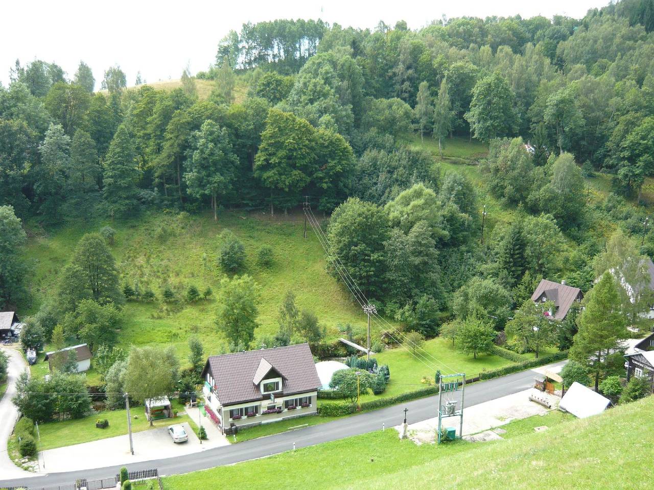 Ferienhaus mit solarbeheiztem Außenpool und Sauna in Dolní Dvůr, Region Trautenau