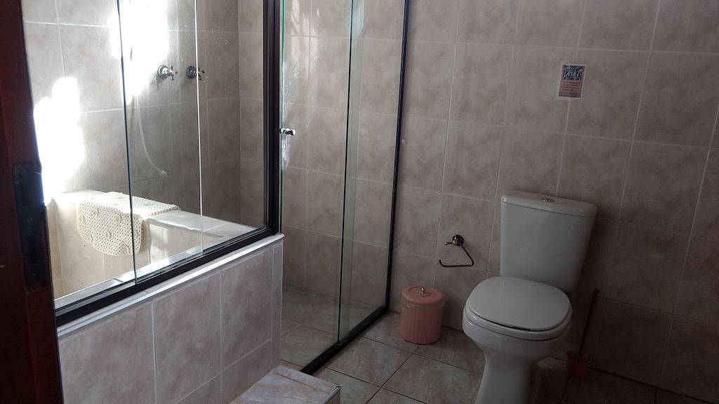 Bauernhof in Wohnanlage, Poliesp Court, beheiztem Pool und mit Blick auf Grünfläche in Mairinque, São Paulo (Bundesstaat)