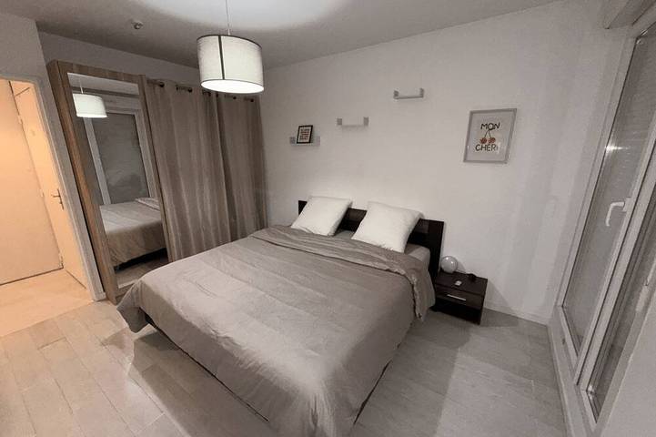 Appartement entier, Appartement proche Paris Orly/Tgv/Rer/Trameway/Bus in Massy, Essonne