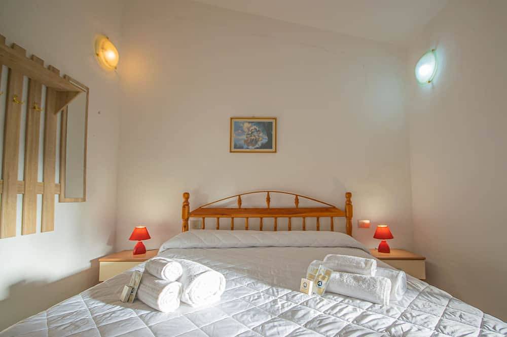 Appartamento intero, San Giovanni 1 - Due Camere da Letto Appartamento, Ospiti Massimo 4 in Posada, Provincia di Nuoro