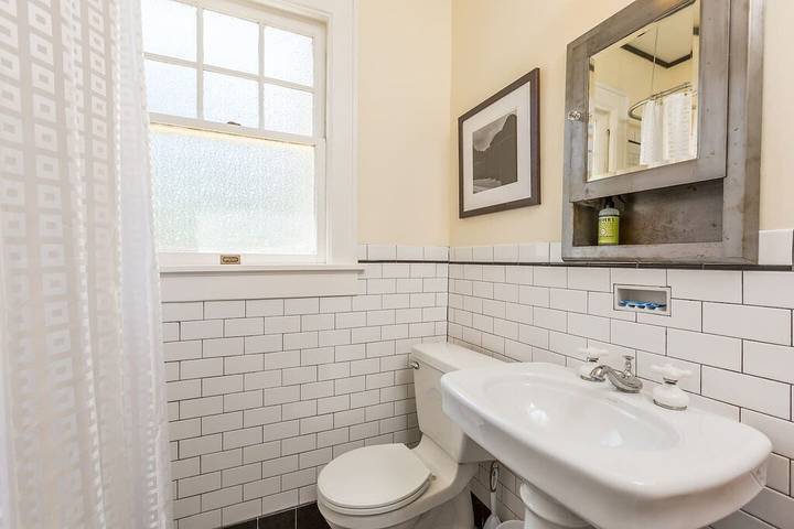 Vacation rental for 10 people, with yard in Winston-Salem