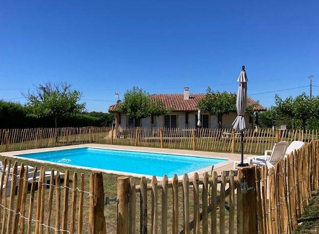 Maison Arcolan avec piscine privée en campagne Gersoise in Larée, Gers