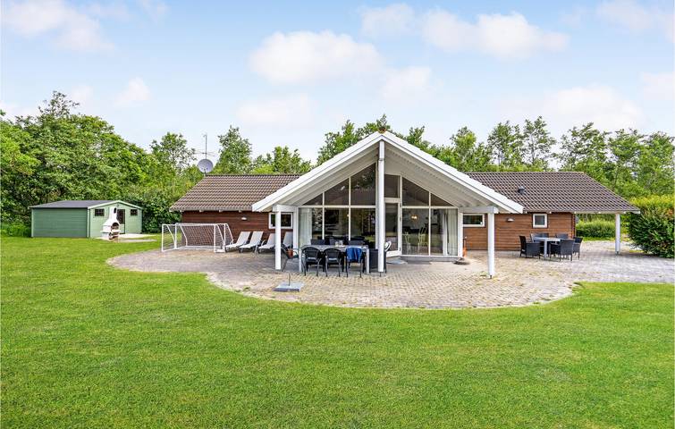 Ferienhaus für 8 Personen, mit Whirlpool und Garten sowie Sauna und Terrasse in Kramnitse - 3