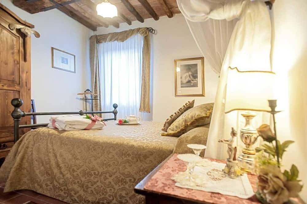 Ganze Wohnung, Ihr Zuhause im Zentrum der Toskana mit Whirlpool, Klimaanlage und Terrasse in Palaia, Pisa Provinz