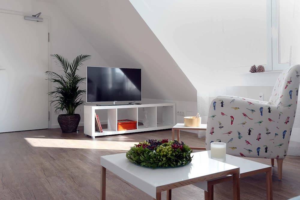 Ganze Wohnung, Hochwertig möblierte Ferien-/Messewohnung mit Fernblick in Solingen-Gräfrath in Solingen, Bergisches Land