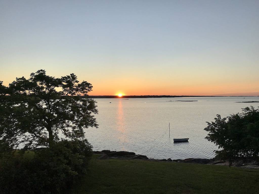 1930 Waterfront Cottage auf Tuttles Punkt in Guilford, Connecticut