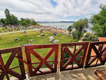 Ferienwohnung für 4 Personen, mit Ausblick und Garten sowie Seeblick und Terrasse in Balatonlelle