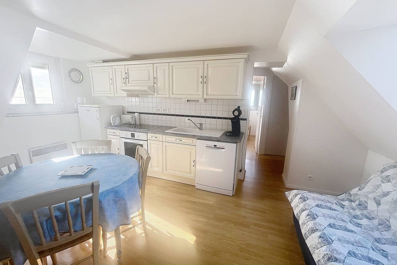 Apartamento entero, Seaside Escape – Charming Apartment in the Heart of Ault in Ault, Región de Abbeville