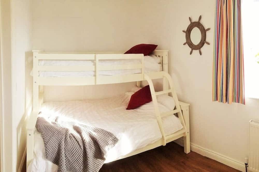Entire apartment, Luxury Crantock Apartment, just 10 mins from the beach. in Crantock, Cornwall