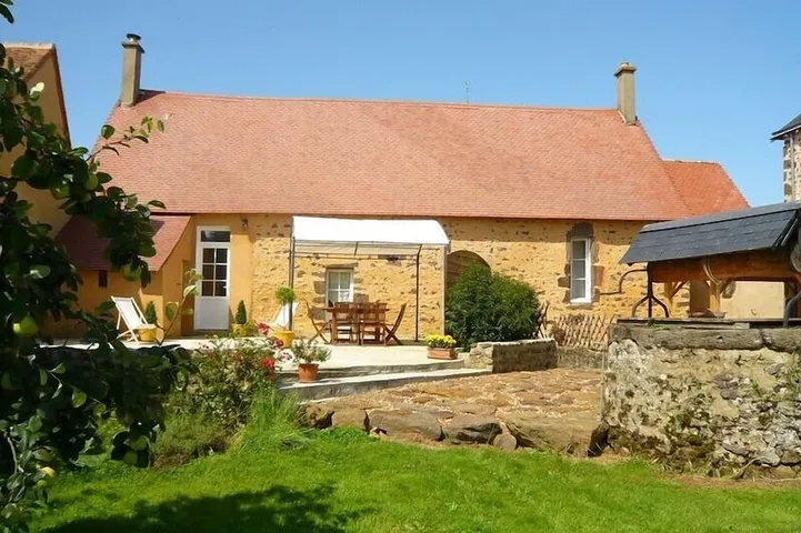 Maison sur propriété arboré -Proche Le Mans-circuit des 24H- Animaux acceptés in La Chapelle-Saint-Fray, Sarthe