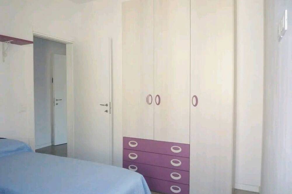 Apartamento entero, Large apartment in Punta Marina 500 meters from the beach in Punta Marina, Provincia de Ravenna