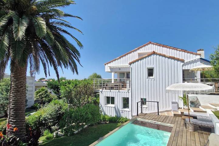 Vacation rental for 8 people, with yard and balcony in French Basque Country