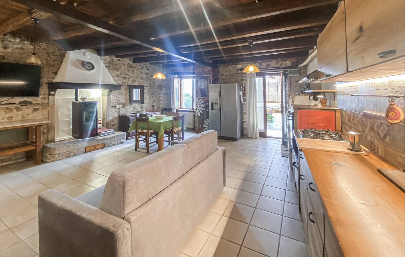 Gemütliche 1-Zimmer-Wohnung in Castion Veronese mit Terrasse und Parkplatz in Costermano, Gardasee-Berge