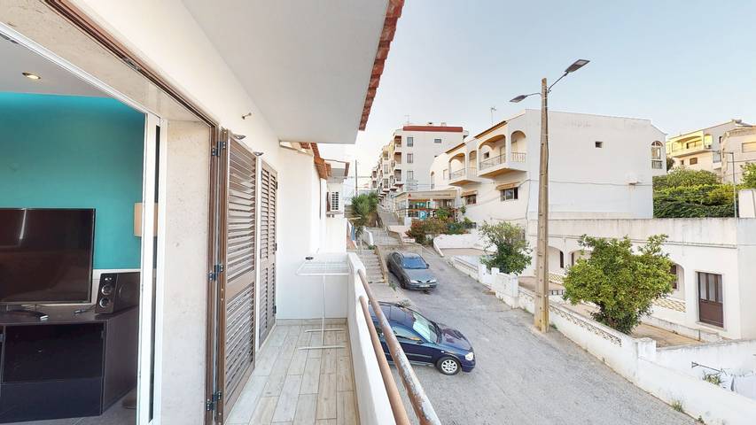 Apartamento entero, Apartamento T1 Caliços 600mt da Praia in Albufeira e Olhos de Água, Distrito de Faro