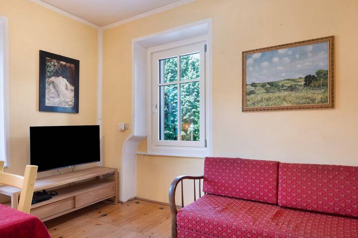 'Casa Avisio', private garden, Wi-Fi, and ski slopes nearby