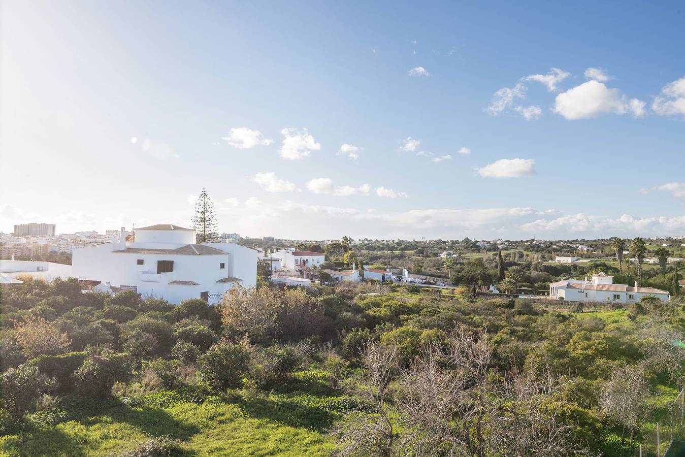 Entire apartment, Holiday Apartment 'Casa Guerreiro' with Wi-Fi & Balcony; Street Parking Available in Albufeira, Faro District