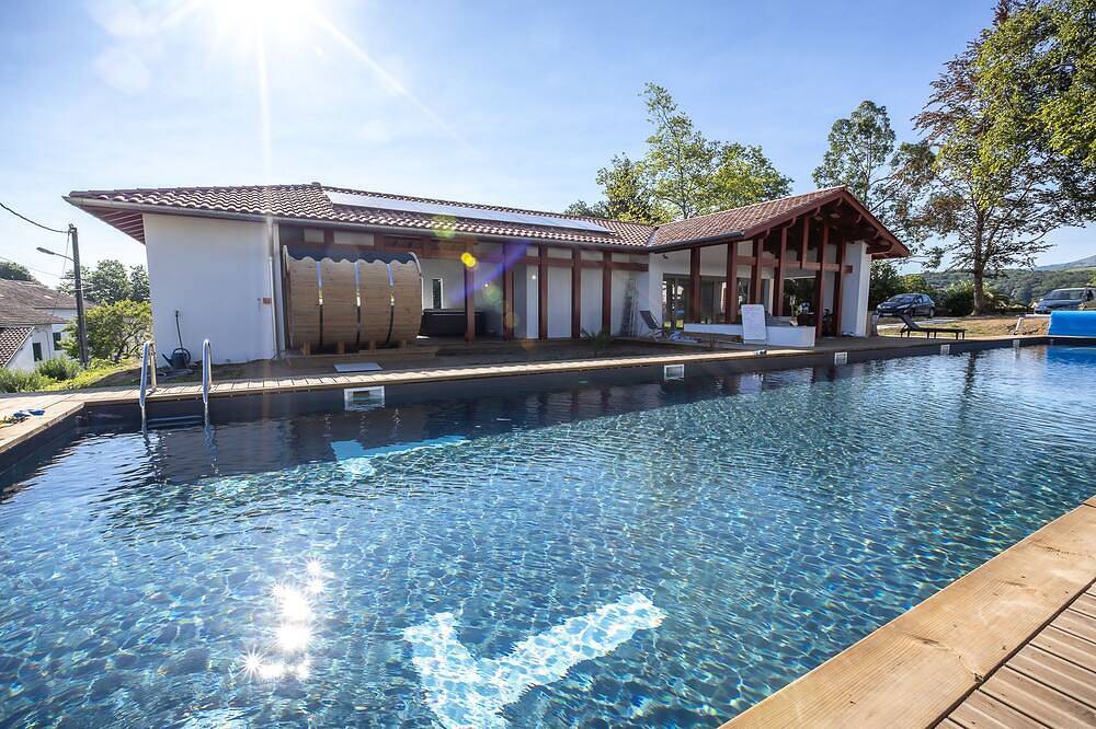 Cottage located in a natural environment, located between sea and mountain. in Hasparren, Bayonne region