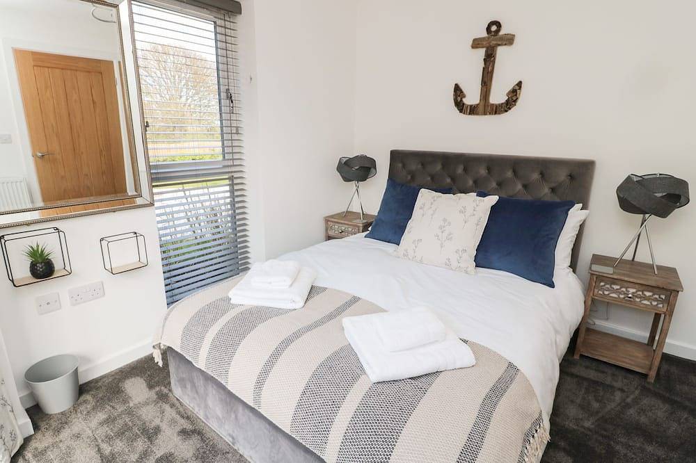 High Tide House, pet friendly, with a garden in Craster in Craster, Northumberland