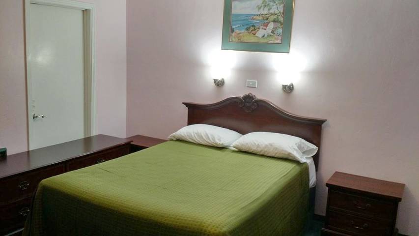 Hotel para 4 personas - 1