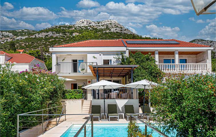 Reizende 2-Zimmer-Wohnung mit Pool in Strandnähe – WLAN & Terrasse in Viganj, Dubrovnik-Neretva