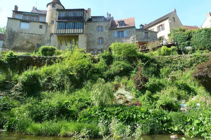 Chalet en pleine nature avec jardin, proche du lac d'Eguzon et sites touristiques du Berry. in Orsennes, La Châtre und Umgebung