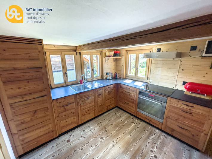 Ganze Wohnung, Authentische Riondett-Wohnung Nr. 54 im Herzen des Dorfes in Chalais (Schweiz), Walliser Alpen