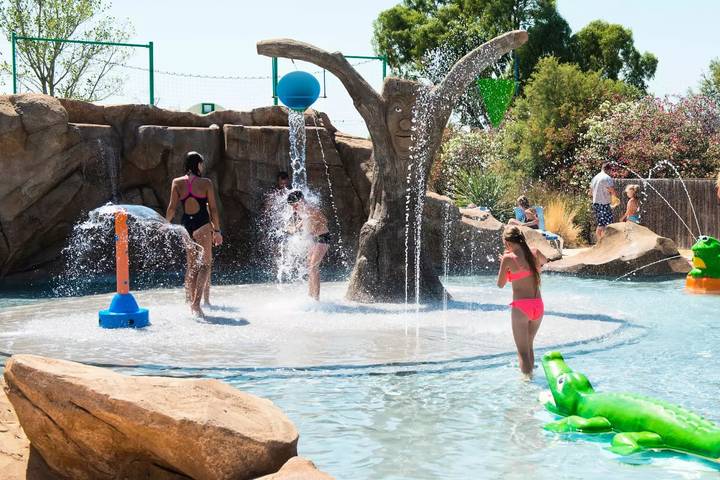 Camping pour 6 personnes, avec terrasse à Torreilles - 4
