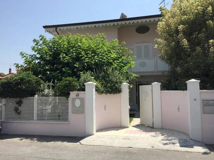 B&b, con Terrazza e Giardino a Forte dei Marmi