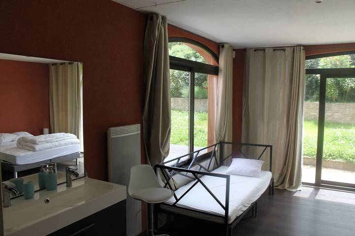 Location de vacances pour 12 personnes, avec jardin et terrasse à Entrechaux - 4