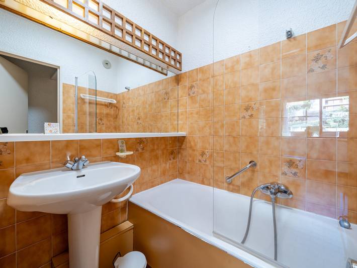 Studio entier, Studio 4 pers avec Wi-Fi, aperçu mer in Roquebrune-Cap-Martin, Côte méditerranéenne (France)