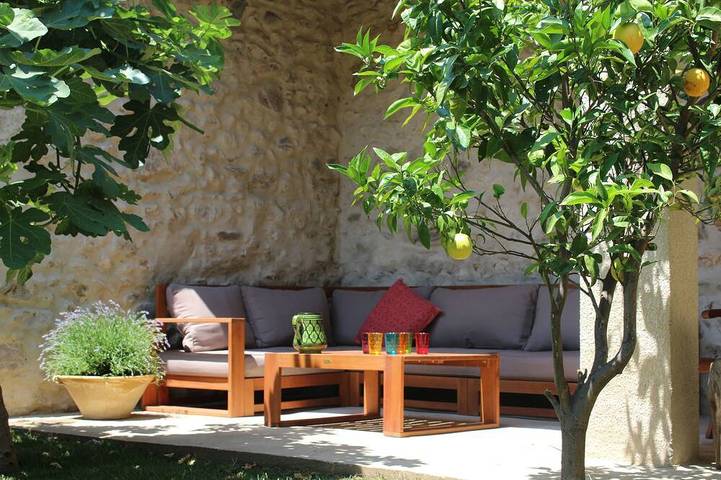 Gîte pour 10 personnes, avec jardin à Terrats